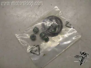 Honda CX500 Klepkeeringen en uitlaat pakking