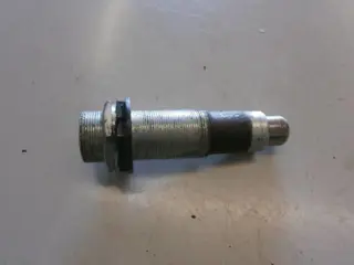 Honda CX500C(PC01) Achterbrug bout