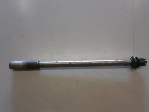 Honda CX500C(PC01) Achterwiel as 42301-415-000