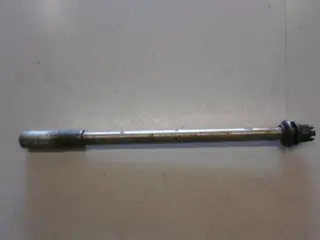 Honda CX500C(PC01) Achterwiel as 42301-415-000
