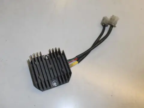Honda FT500(PC07) Spanningsregelaar 31600-413-008