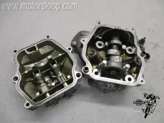 Honda FES250(MF04A) Cilinderkop compleet