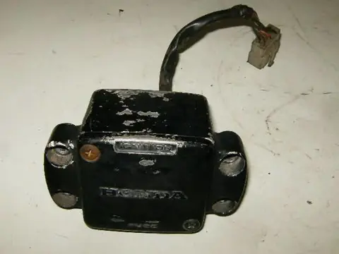 Honda FT500(PC07) Stuurhouder , Zekeringskast
