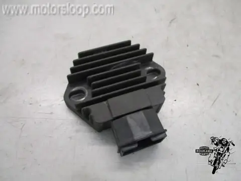 Honda FES250(MF04A) Spanningsregelaar