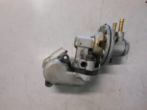 Honda GL1100D(SC02) Benzinepomp 16700-371-014 & 12411-371-000