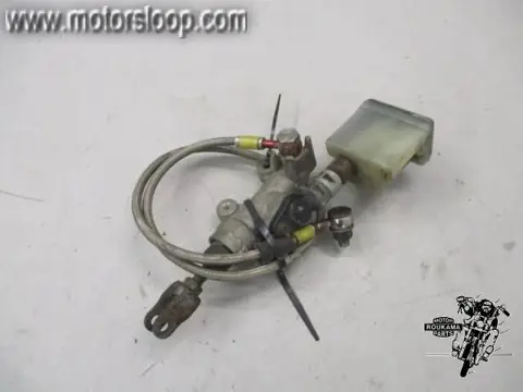Suzuki TL1000S(AG32) Rempomp achter