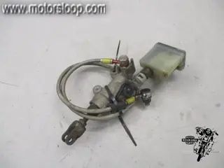 Suzuki TL1000S(AG32) Rempomp achter