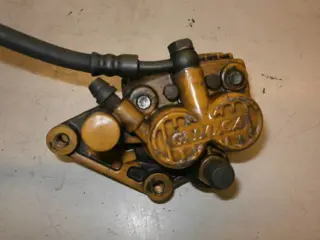 Honda NSR125F(JC20) Remklauw voorzijde KY4