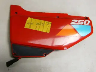 HONDA NX250 Zijkap Links Rood