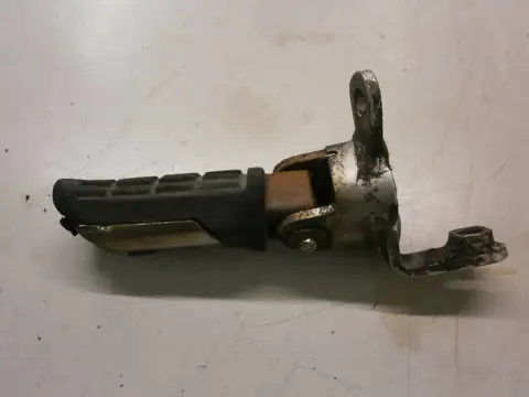 Honda NX250(MD21) Step links voor