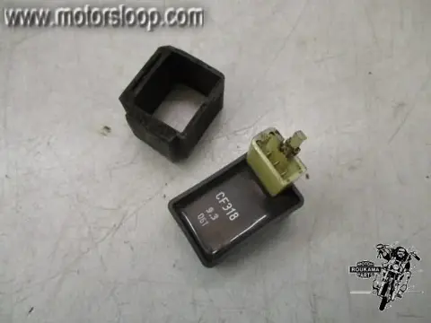 Honda PC800(RC34) Benzinepomp relais CF318