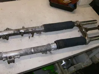 Honda NX650(RD02) Voorvorkpoten MN9