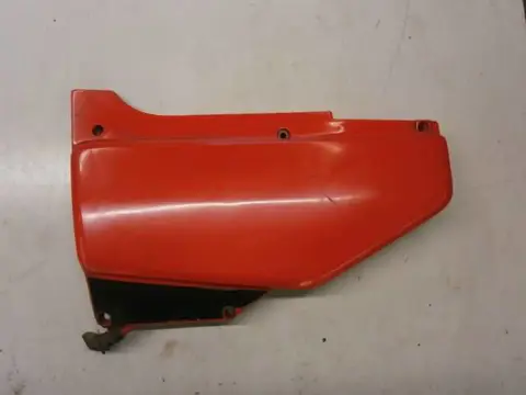 Honda NX250(MD21) Zijkap links rood