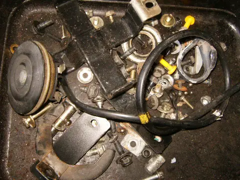Honda SCV100 Diverse Bevestingsdelen en klein materiaal