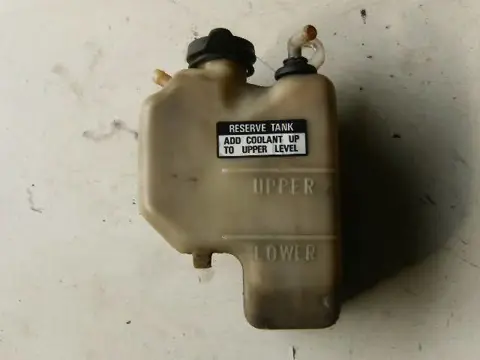 Honda VF1000F Expansie Tank 1