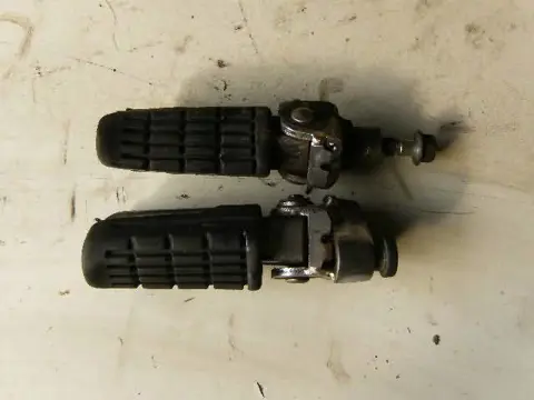 Honda VF1000F Steps 50630-MB6-000 & 50640-MB6-000