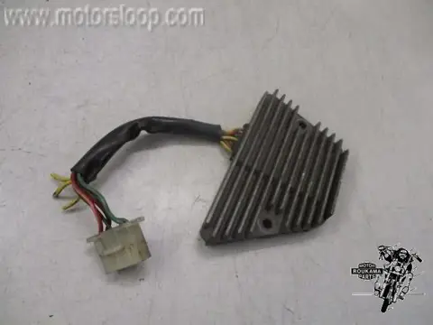 Honda VF1100C(SC12) Spanningsregelaar