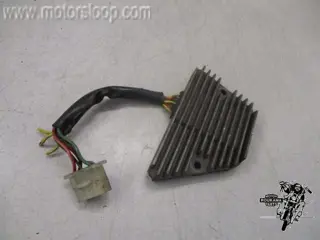Honda VF1100C(SC12) Spanningsregelaar