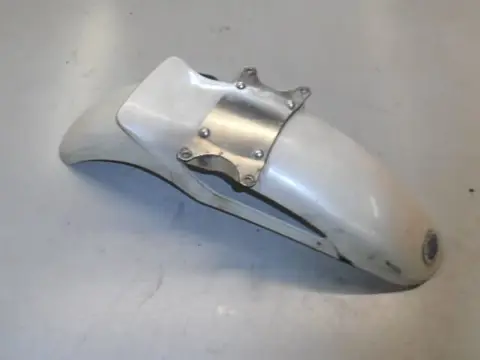 Honda VF400F(NC13) Voorspatbord wit