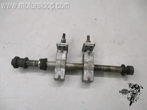 Honda VF500C(PC13) Achterwiel as