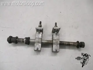 Honda VF500C(PC13) Achterwiel as