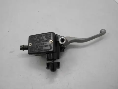 Honda VF500C(PC13) Rempomp voor
