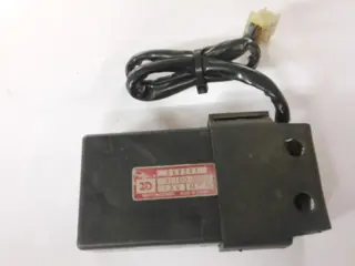 Honda VF500F (PC12) CDI Unit ( spark unit )