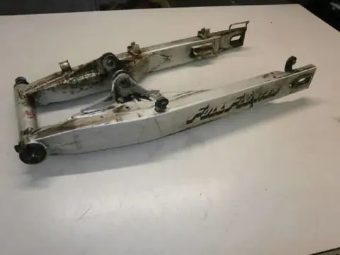 Suzuki DR650RS Achterbrug 610001-2D0013