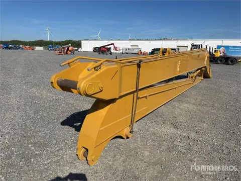 18 M Long Reach Boom & Stick w/ Excavator Bucket -