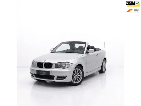 BMW 1-serie Cabrio 118i Executive AUTOMAAT LEDER CLIMA NAP NIEUWE APK!