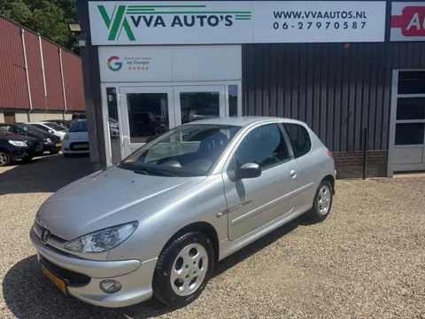 Peugeot 206 1.4 Quiksilver, airco, elektr ramen, trekhaak, APK 24-6-2027!