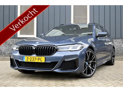 BMW 5 Serie Touring 530e M-Sport Business Edition Plus Rijklaarprijs-Garantie SOH 95% Panorama dak T