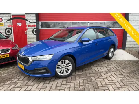 Skoda Octavia Combi 1.0 e-TSI Business Edition AUTOMAAT / TREKHAAK / ACC / FULL LED / NAVI / CARPLAY