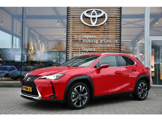 Lexus UX 250h Preference Line Automaat 184pk | Trekhaak | Dodehoekdetectie | Parkeersensoren | Apple