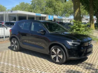 Volvo XC40 Recharge Core 70 kWh Stoel+stuur verw & warmtepomp