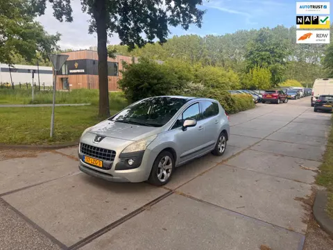 Peugeot 3008 1.6 THP Première Clima.Navi