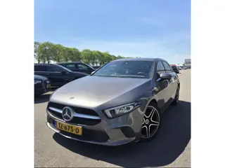 Mercedes-Benz A-klasse 180D AUT AMG-LINE XENON AMBITION 2018