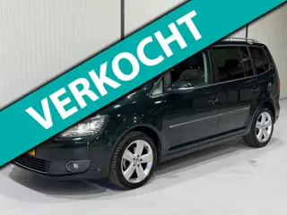 Volkswagen Touran 1.4 TSI Highline 7p. PANO - TREKHAAK - LED - NWE APK - LM VELGEN!