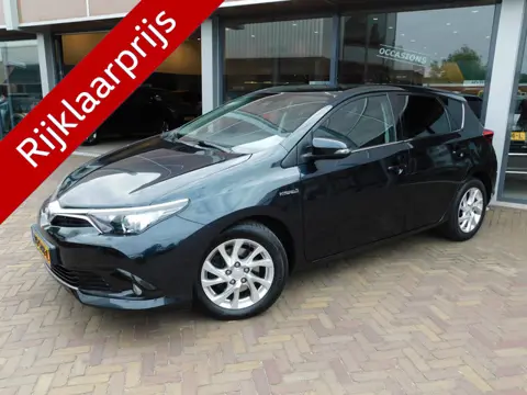 Toyota Auris 1.8 Hybrid Dynamic (bj 2017, automaat)
