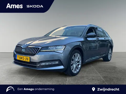Škoda Superb Combi 1.5 150pk TSI ACT Business Edition Plus Parkeersensoren vóór en achter | Navigati