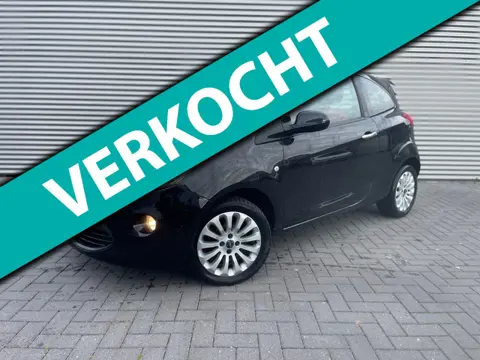 Ford Ka 1.2 Titanium met panoramadak