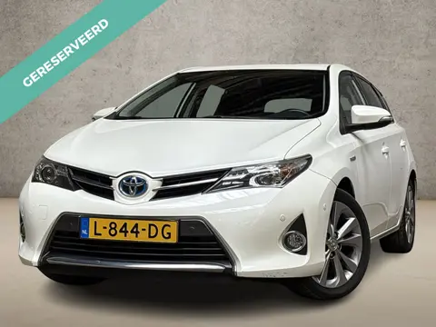 Toyota Auris 1.8 Hybrid Sport Automaat (NAVIGATIE, CAMERA, STOELVERWARMING, SPORTSTOELEN, LM VELGEN,