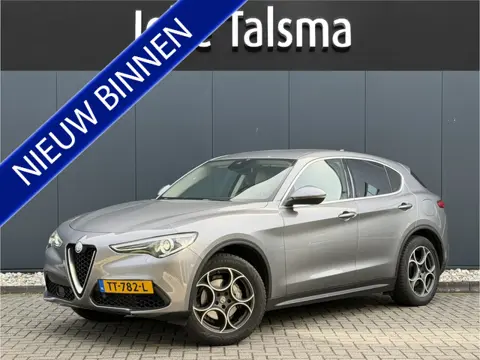Alfa Romeo Stelvio 2.0 T AWD First Edition | Meer foto's volgen