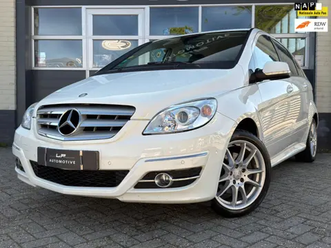 Mercedes-Benz B-klasse 200 Turbo / NL-auto / Trekhaak / Airco
