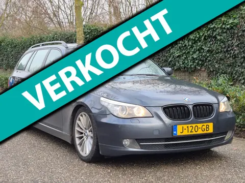 BMW 5-serie Touring 6 cilinders 523i Navigatie Stoelverwarming Rijdt & Schakelt super Navigatie