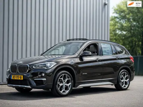 BMW X1 XDrive25i Autom / Pano / HeadUp / Trekh / Goed onderhouden!