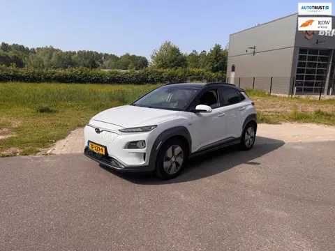 Hyundai Kona EV Premium 64 kWh Clima.Navi.Camera