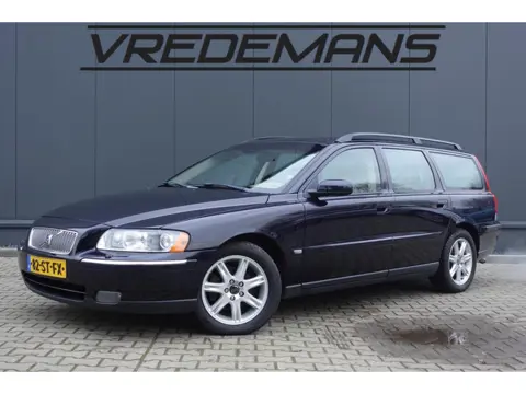 Volvo V70 2.4D Edition II LEDER / NAVI