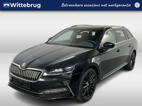 Škoda Superb Combi 1.4 TSI iV Laurin & Klement / AUTOMAAT/ LEER/ TREKHAAK/ STANDKACHEL/ DCC/ ACC/ PA