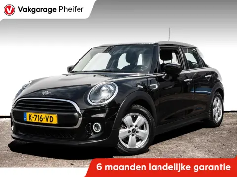 MINI Mini 1.5 Business Edition Navigatie/ Climate control/ Armsteun/ Carplay/ Dab/ Cruise control/ L